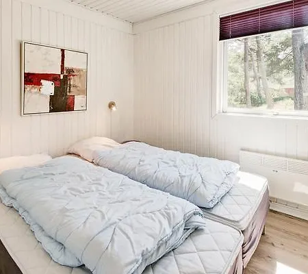 Three-bedroom Holiday In Nexo 33 Casa vacanze Vester Somarken